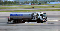 Ronald Reagan Washington National Airport (DCA) - Allied Aviation Truck  200 - by Ronald Barker