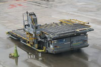 Chicago O'hare International Airport (ORD) - Loading/unloading equipment - by Daniel Vanderauwera