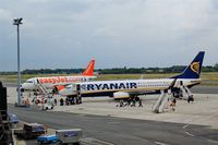 Bordeaux Airport, Merignac Airport France (LFBD) - View to a crowded apron..... - by Holger Zengler