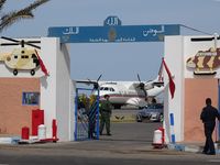 Dakhla Airport - zone militaire, arrivée Mercedes royale. - by Jean Goubet-FRENCHSKY