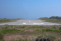 EDXH Airport - Runway 15 at Helgoland Düne - by Micha Lueck